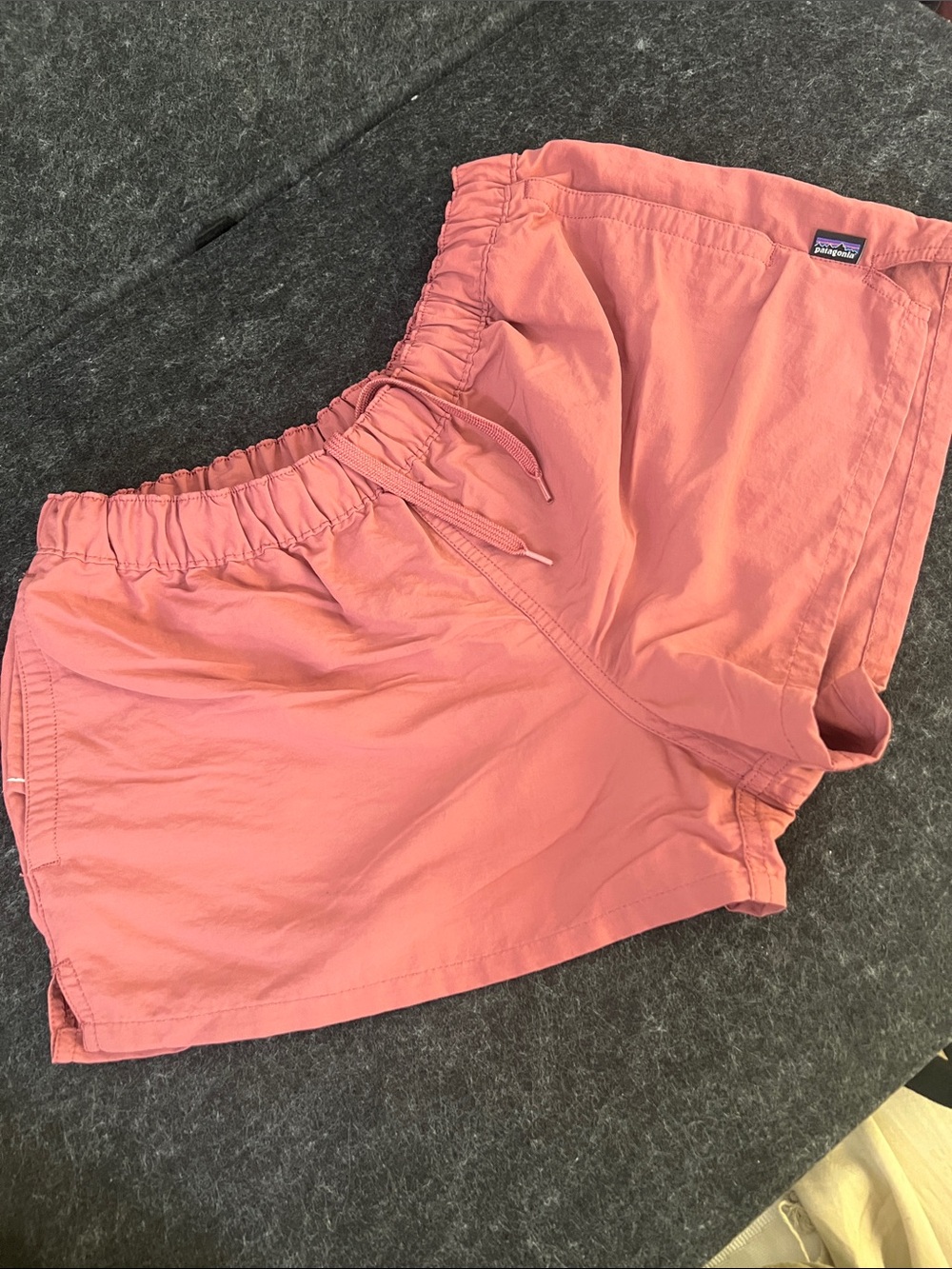 Patagonia Women's mauve  Elastic-Waist Athletic Shorts Medium